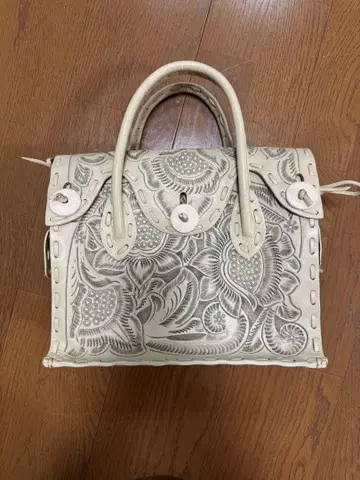 carving tribes 카빙 트라이브스 핸드백