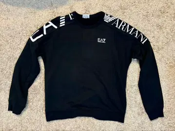 EA7 블랙 크루넥 트레이닝복