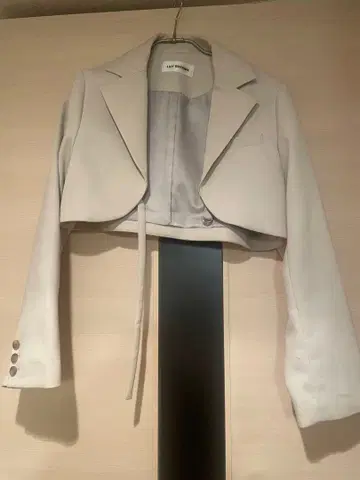 라이트 그레이 크롭 자켓