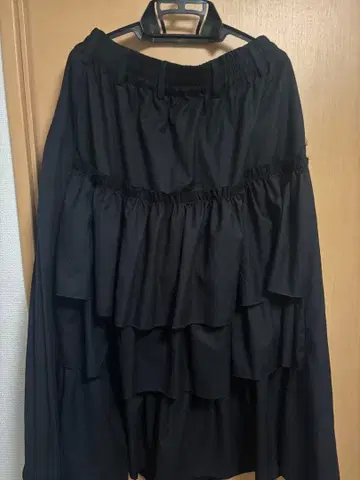 기존에 없던 투페이스 스커트