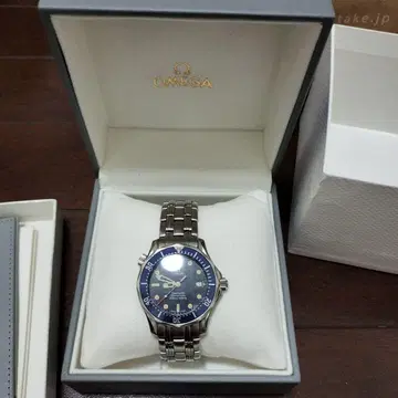 OMEGA 씨마스터 300 쿼츠 손목시계 파랑 다이얼