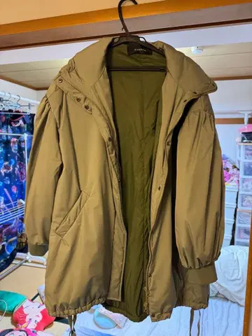 새상품급 JEANASIS 지나시스 올리브 그린 다운 자켓 후드