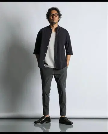 다크 그레이 스트레치 슬랙스 테이퍼드