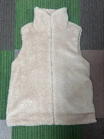 플리스 베스트 크림색 AJUGA x Green Parks 보아 베스트