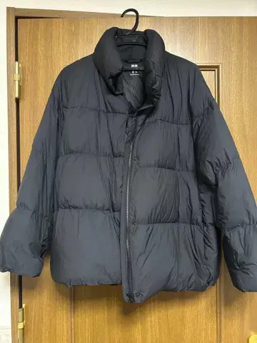 유니클로 파우더 소프트 다운 자켓 XL 블랙