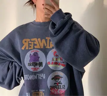 맥도날드 피그먼트 맨투맨 네이비