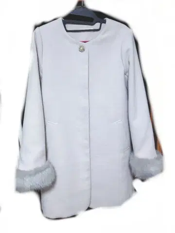 MAJESTIC LEGON 퍼 소매 노카라 코트