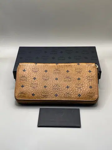 MCM 로고 프린트 장지갑 브라운