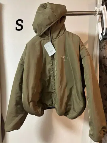 [ 미사용 새상품 ] LYFT 후드 부착 올리브 자켓 S 사이즈