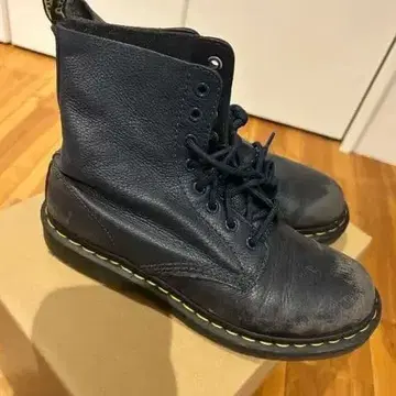 네이비 가죽 하이컷 부츠 닥터마틴