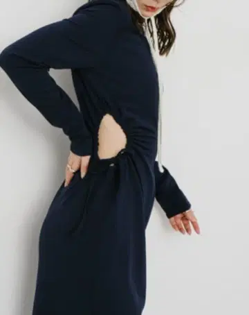 미사용 택 포함 HANNE/앙 사이드 홀 원피스 블랙