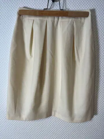 UNITED ARROWS 일본제 턱 스커트 36 아이보리 새상품급