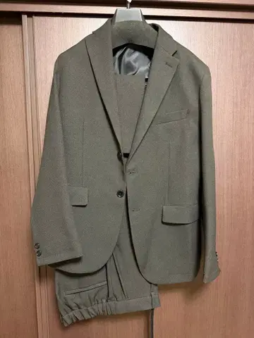 뷰티 앤 유스 셋업/총 안감 자켓 & 이지 팬츠