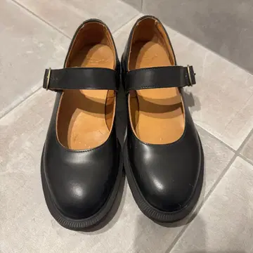 닥터마틴 인디카 UK6 메리 제인