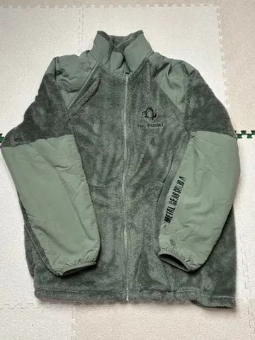 GU 메탈기어 솔리드 플리스 L 사이즈 카키