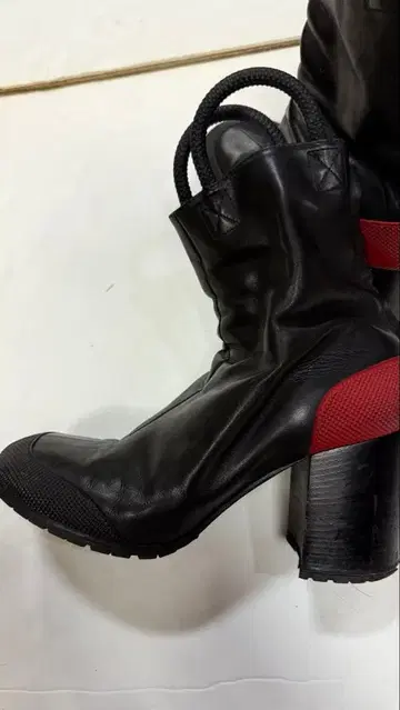 랜덤 아이덴티티 사이즈 43 27cm 상당