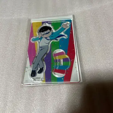 오소마츠 6쌍둥이 수트로 결정 포즈 아크릴 스탠드 카라마츠