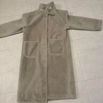 그레이 무스탕 코트