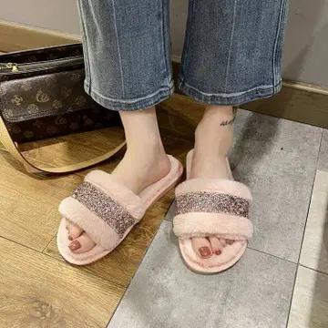 퍼와 스팽글 샌들