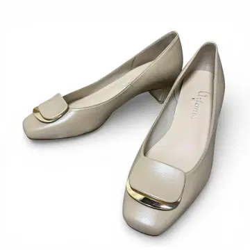 [새상품급] DIANA 베이지 스퀘어토 펌프스 23.5 버클