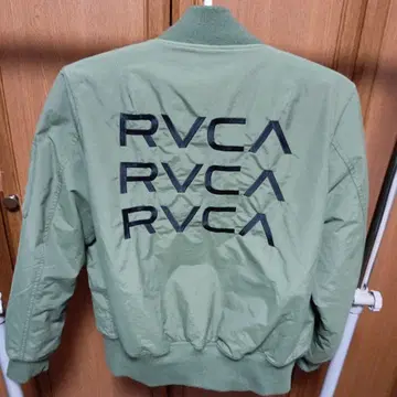 RVCA MA-1 플라이트 자켓 올리브