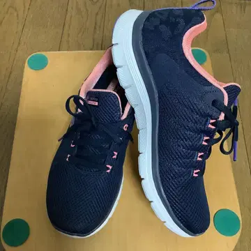 SKECHERS 에어-쿨드 메모리 폼 스니커즈