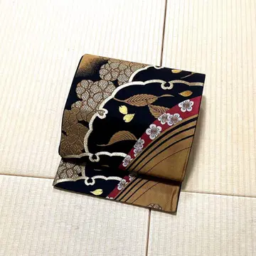 화려한 블랙 베이스 금실 후쿠로 오비