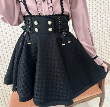 ROJITA 로지타 블랙 레이스업 플레어 스커트