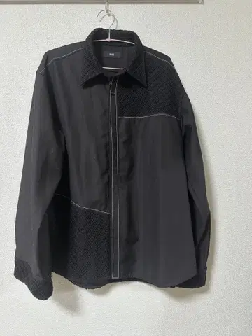 HARE 볼륨 암 절개 셔츠 블랙