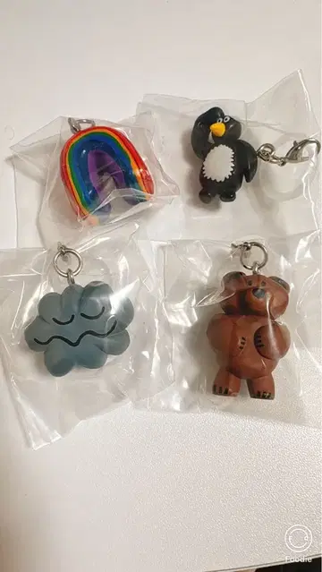 캡슐 토이 4개 세트 레인보우 펭귄 구름 곰