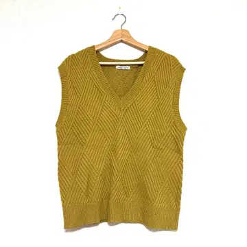 새상품급 택 포함 새상품 머스타드 V넥 니트 베스트 슬리브리스 F 사이즈