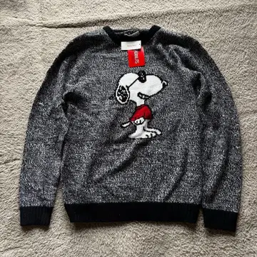 [ 미사용 새상품 ] PEANUTS 스누피 니트 M