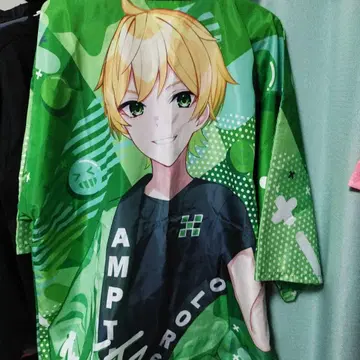 스토푸리의 리이누군과 AMPTAK x COLORS의 푸릿츠군의 T셔츠