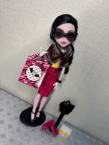 몬스터 하이 드라큘라 레어 본체