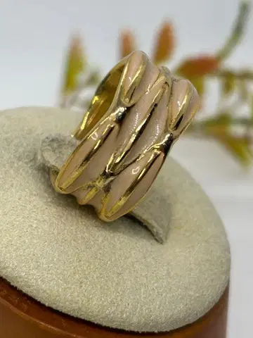 웨이브 디자인 골드 베이지 반지