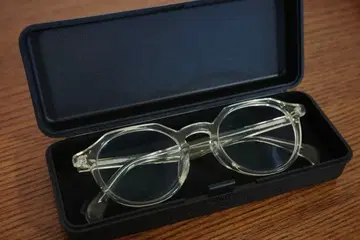 Zoff 클리어 프레임 안경 케이스 포함