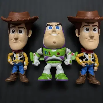 우디와 버즈 라이트이어 피규어 3개 세트 판매