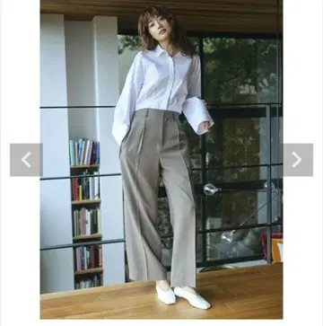 emmi 턱 디자인 스트레이트 팬츠