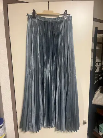 라이트 블루 플리츠 롱 스커트