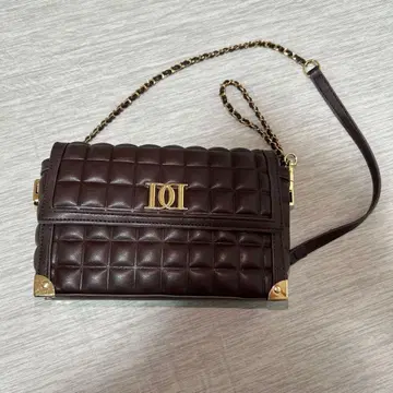 다리치 초콜릿 퀼트 백