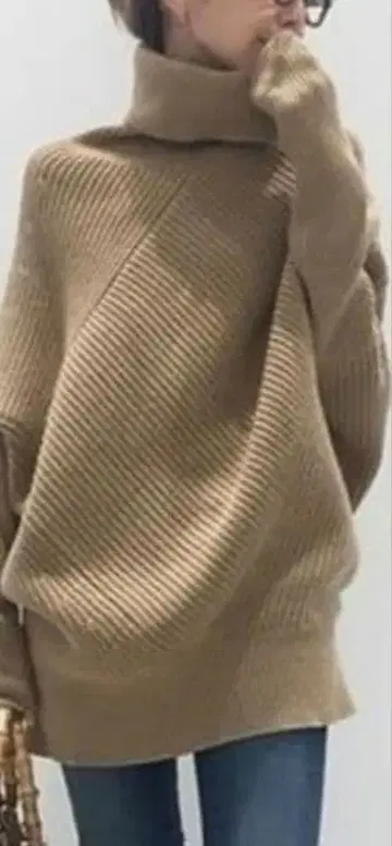 L'Appartement 아파르트망 비대칭 하이넥 니트