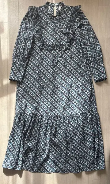 FURFUR 기하학 패턴 요크 프릴 원피스