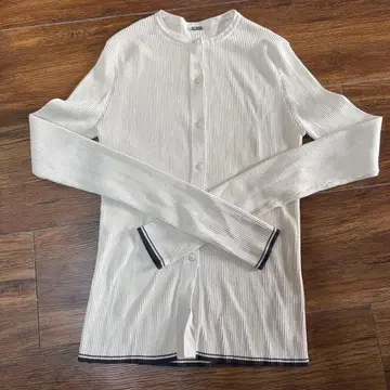 새상품급 Mila Owen 크루넥 컴팩트 세로 골지 니트 가디건