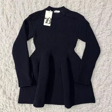 [ 미사용 새상품 ] Bibiy. 긴팔 니트 원피스 네이비