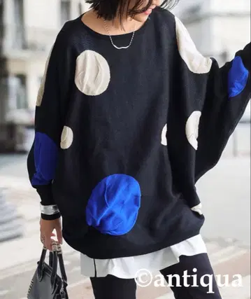 antiqua 도트 무늬 돌먼 니트/블랙 x 블루