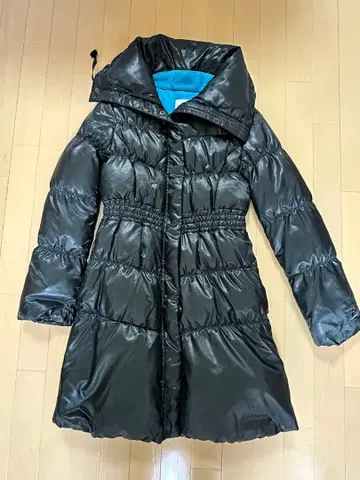 FILA 후드 부착 차콜 그레이 다운 자켓