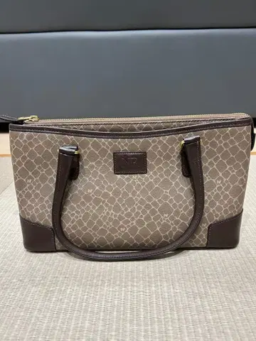 니나리치 합성 피혁 핸드백