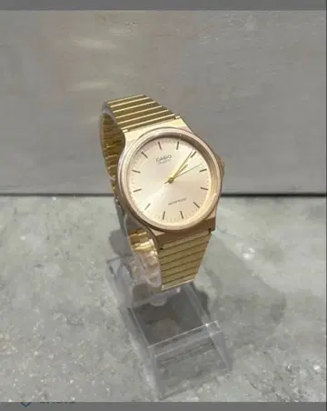 CASIO MQ-24G-9EJH 골드 메탈 밴딩 시계
