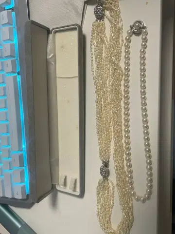 화이트 펄 다중 스트랜드 목걸이