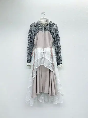 hazama 0.00001% 원피스 화이트 x 핑크 베이지 S 사이즈